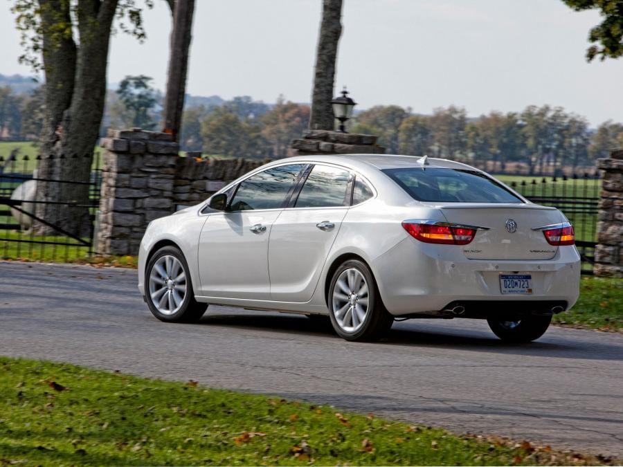  Buick Verano Turbo 2012 года  (фото 8 из 13)